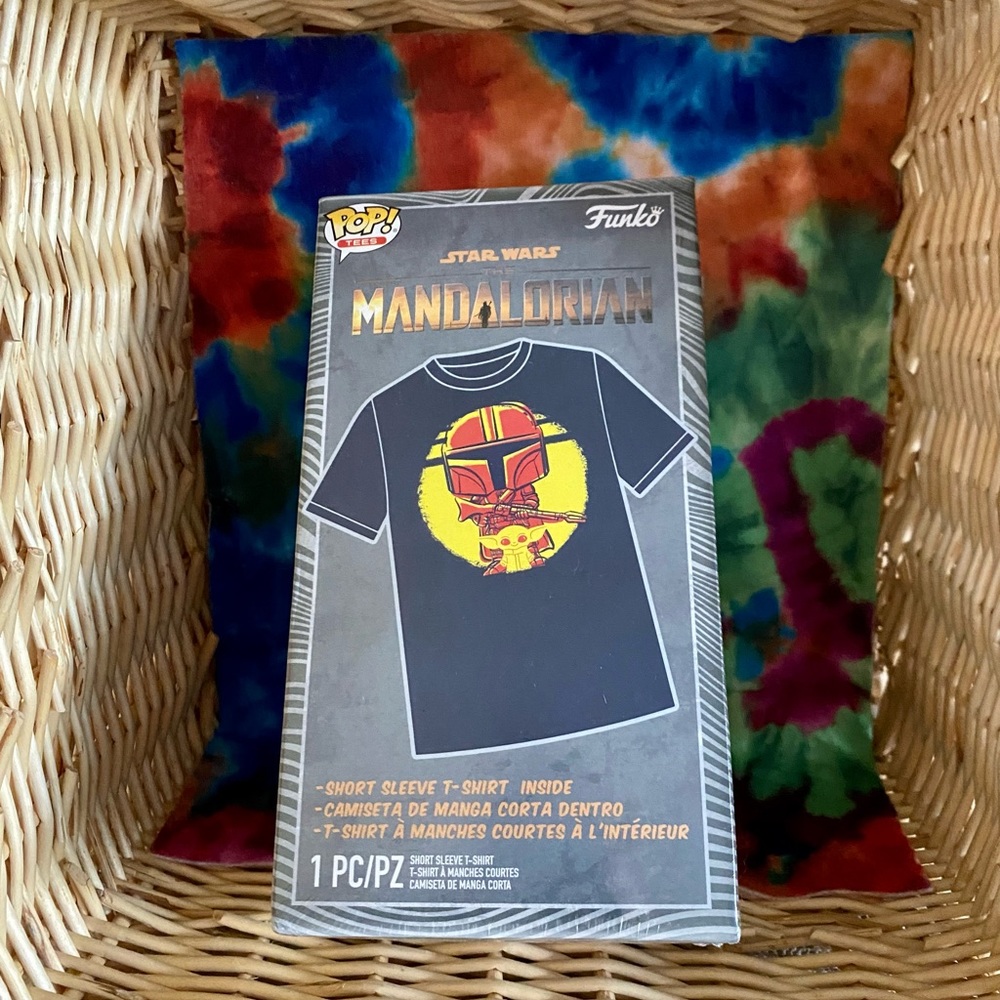 Disney+ Star Wars MANDALORIAN PoP! Tees M